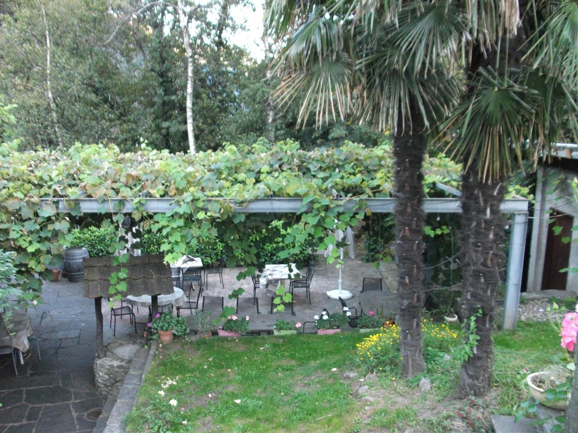 Grotto Pergola Bed and Breakfast Giornico Exteriör bild